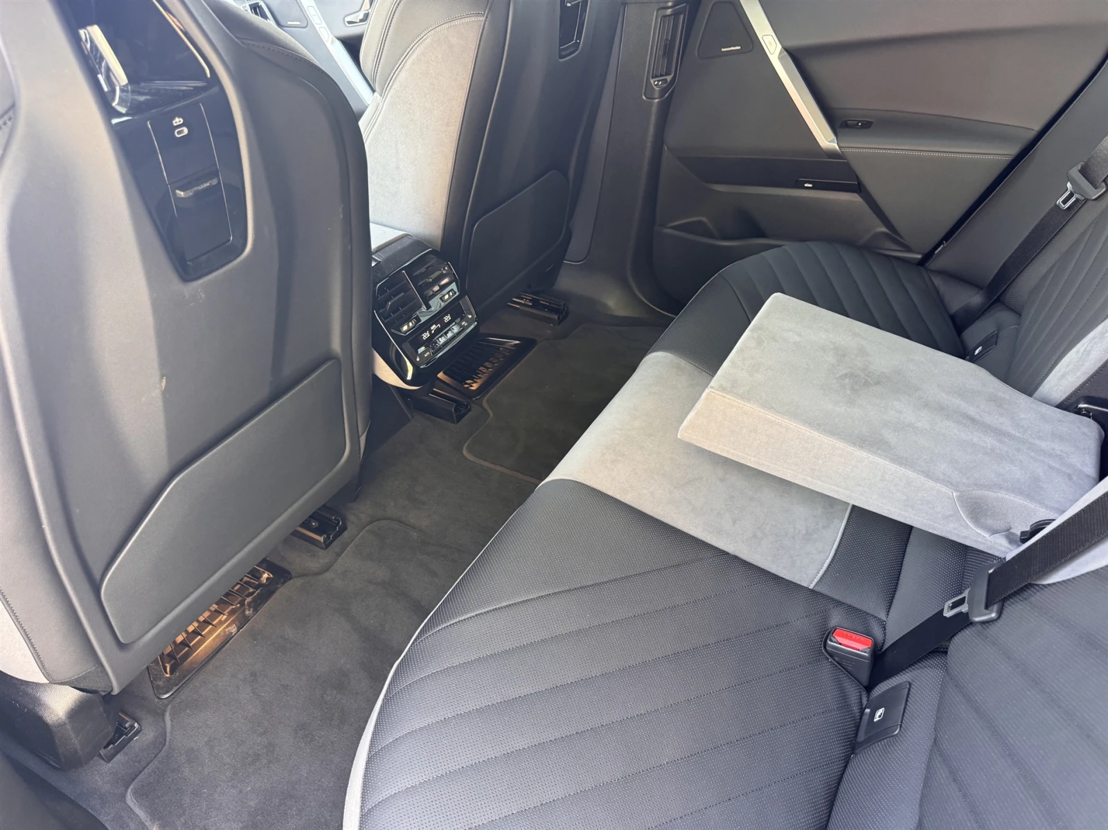 BMW iX xDrive45, снимка 15 - Автомобили и джипове - 55643066