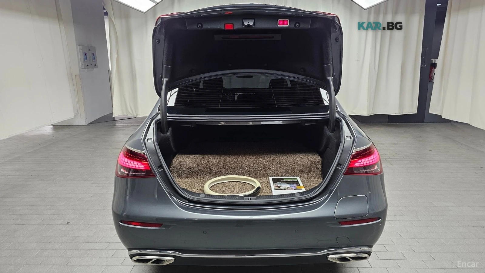 Mercedes-Benz E 300 4MATIC/HYBRID/DRIVE-ASSISTS/SUNROOF/PREMIUM, снимка 13 - Автомобили и джипове - 55751424