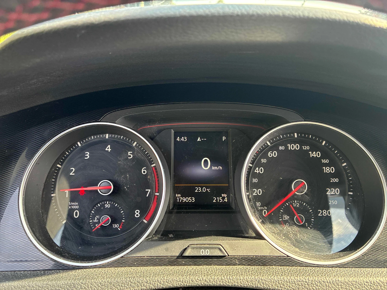 VW Golf GTI/CARFAX/ DSG/ПОДГРЕВ/КЛИП/ЗАДНА КАМЕРА/КОЖА , снимка 8 - Автомобили и джипове - 55827763