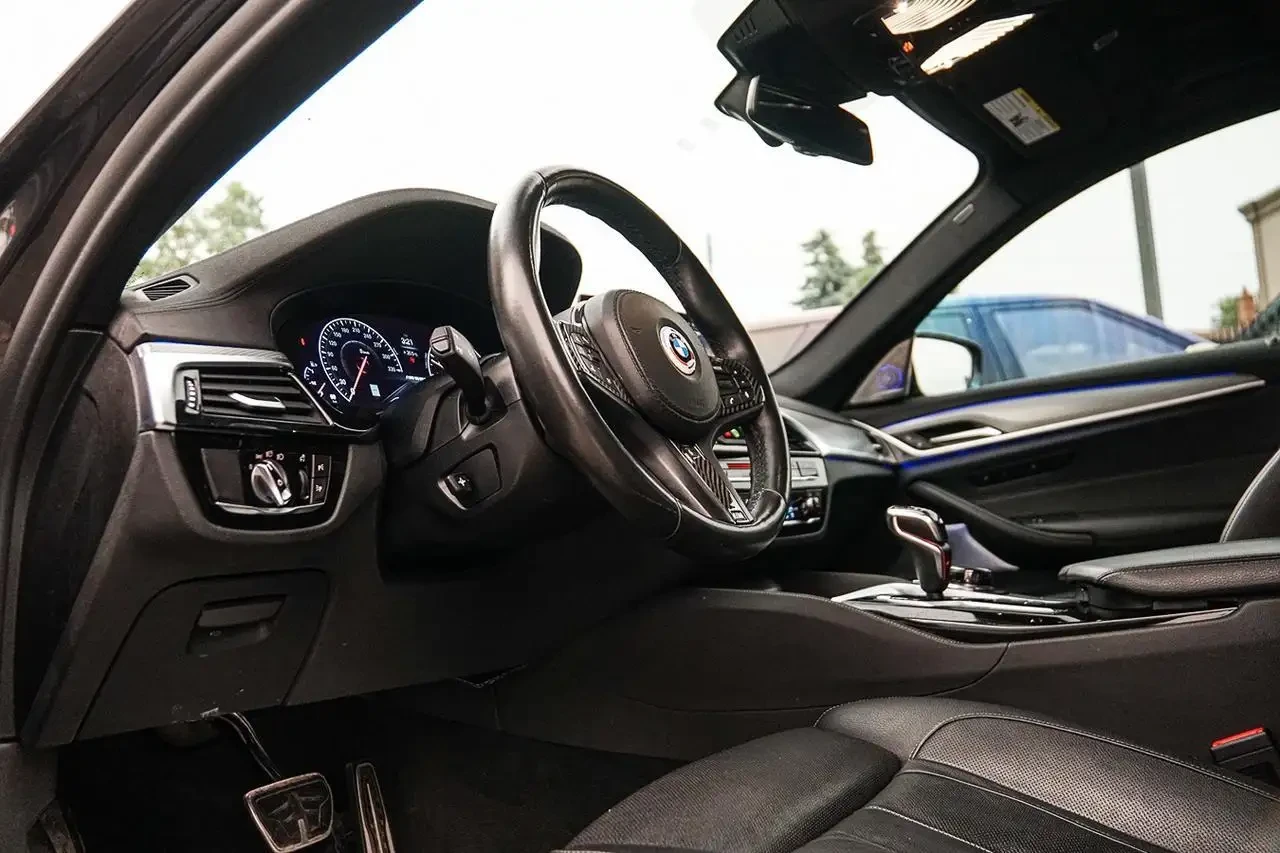 BMW 550 M550i xDrive | CARBON FIBER PKG| HUD| MASSAGE SEAT, снимка 14 - Автомобили и джипове - 56140173