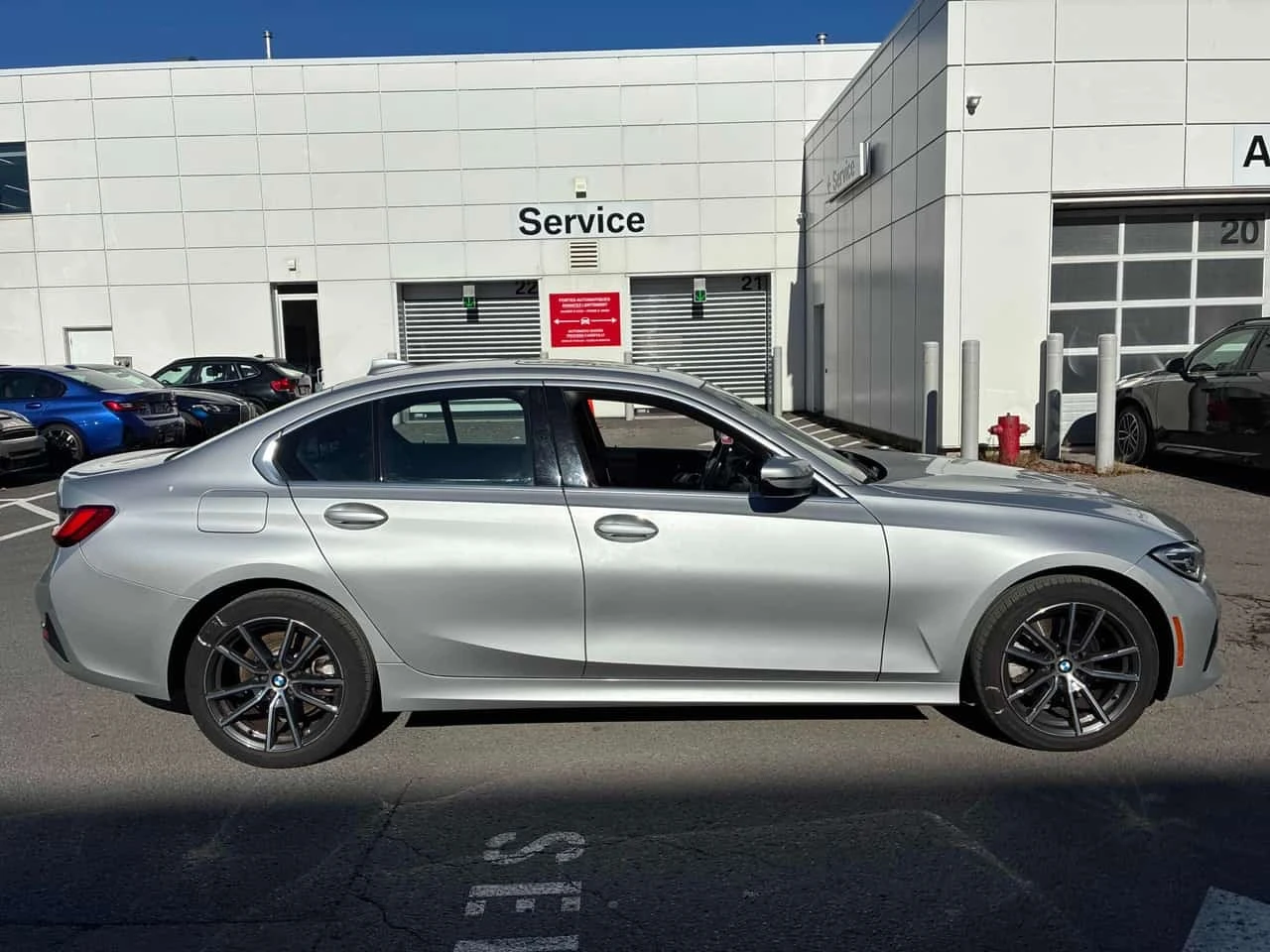 BMW 330 i xDrive * CARFAX * Keyless * Navi * ���������� *  | Mobile.bg � ����������� 3