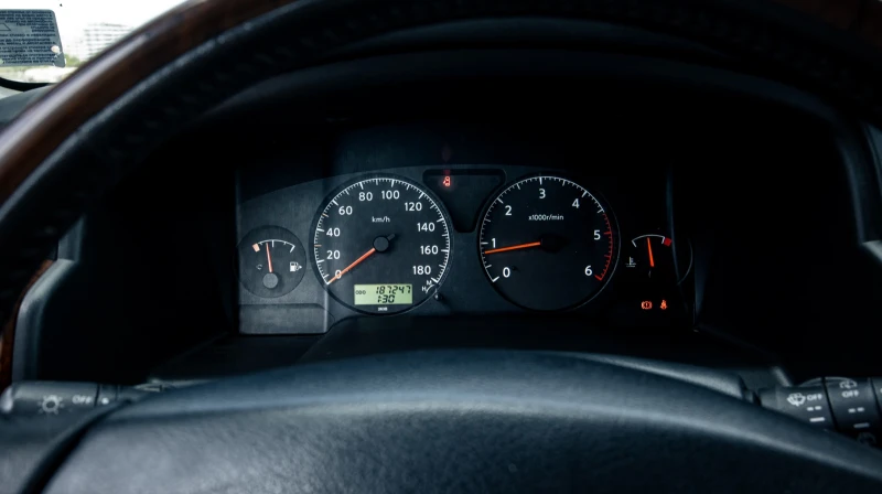 Nissan Patrol, снимка 10 - Автомобили и джипове - 52534370