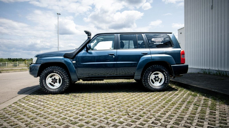 Nissan Patrol, снимка 3 - Автомобили и джипове - 52534370