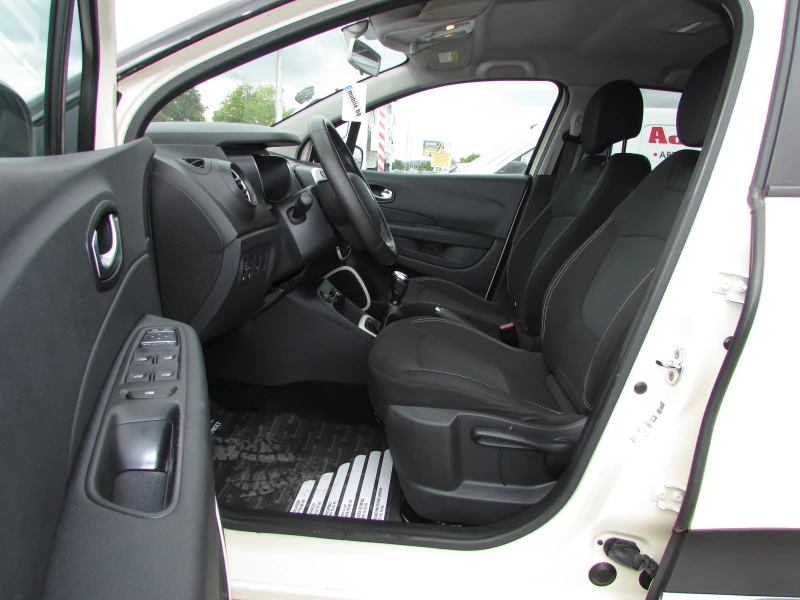 Renault Captur 0.9T EURO6B, снимка 8 - Автомобили и джипове - 51468299