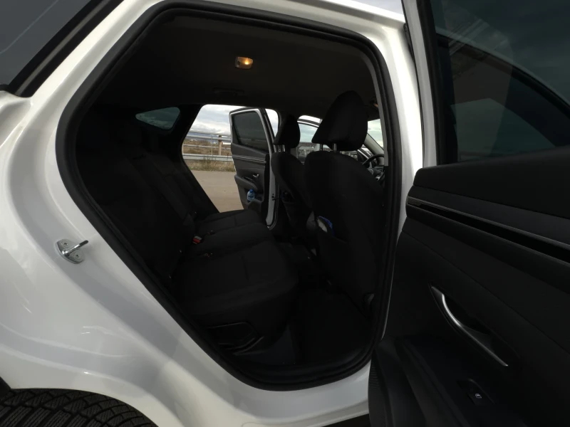 Hyundai Tucson, снимка 11 - Автомобили и джипове - 52568945