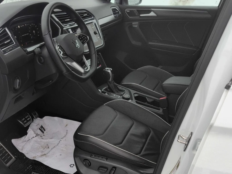 VW Tiguan Highline R Line  CARFAX, снимка 5 - Автомобили и джипове - 52929497