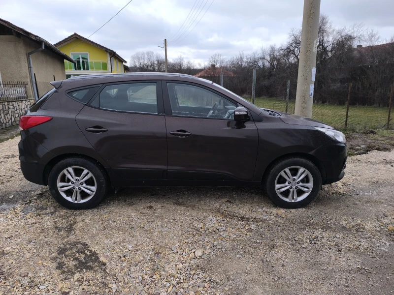 Hyundai IX35 2.0 CRDI 4X4 , снимка 6 - Автомобили и джипове - 53109422