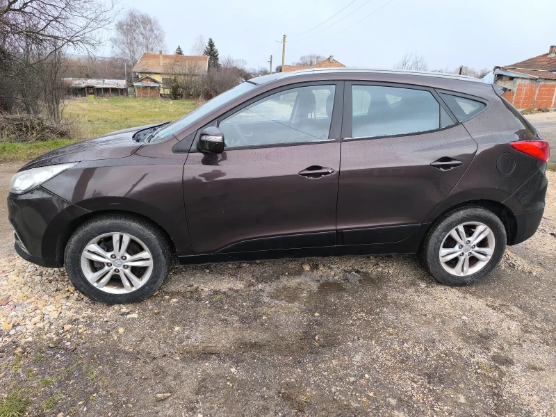 Hyundai IX35 2.0 CRDI 4X4 , снимка 14 - Автомобили и джипове - 53109422