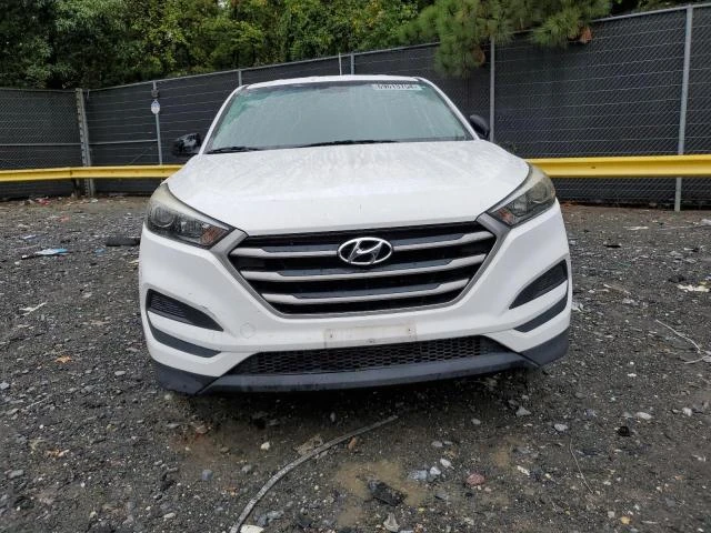 Hyundai Tucson 2.0L 4 Front-wheel Drive, снимка 8 - Автомобили и джипове - 48551684