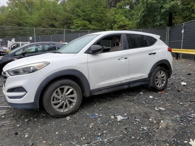 Hyundai Tucson 2.0L 4 Front-wheel Drive, снимка 1 - Автомобили и джипове - 48551684