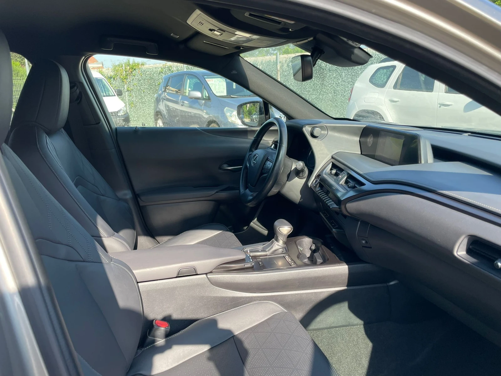 Lexus UX 250h /HYBRID PREMIUM | Mobile.bg   13