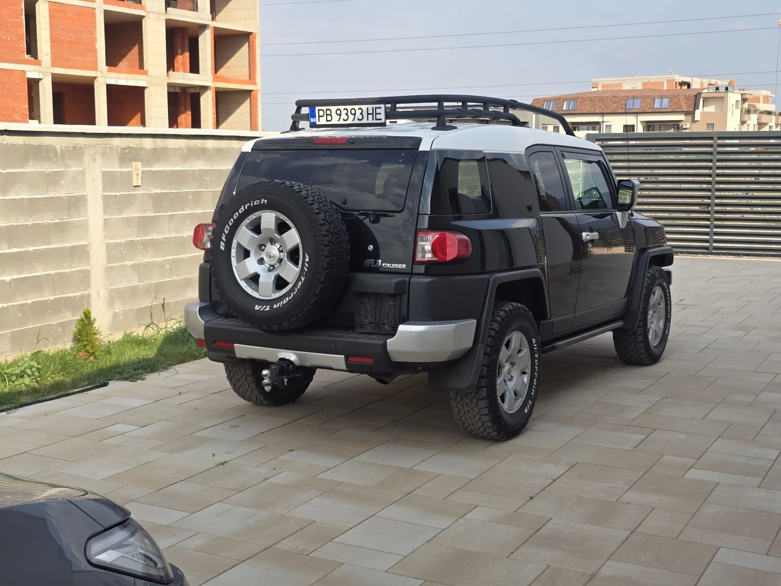 Toyota Fj cruiser 4.0Vvti/AVTOMAT/GAZ/ОБСЛУЖЕН - изображение 3