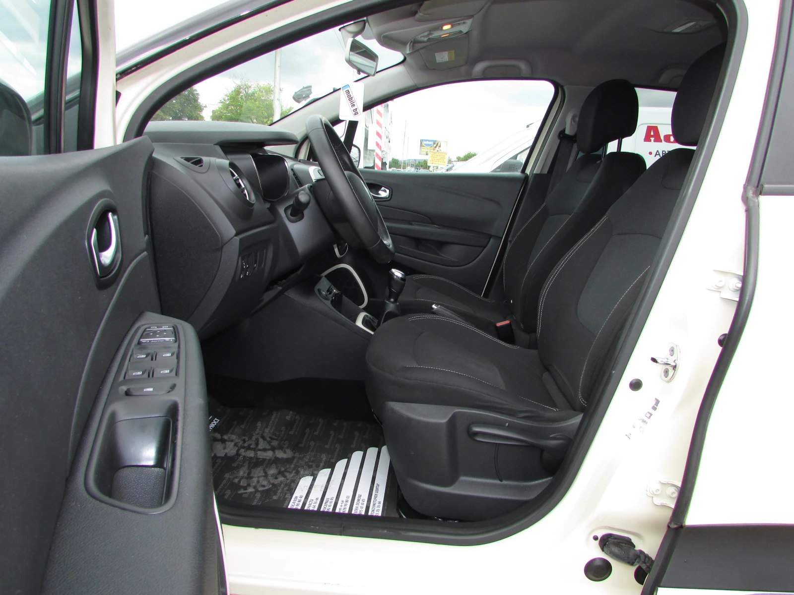 Renault Captur 0.9T EURO6B - изображение 8