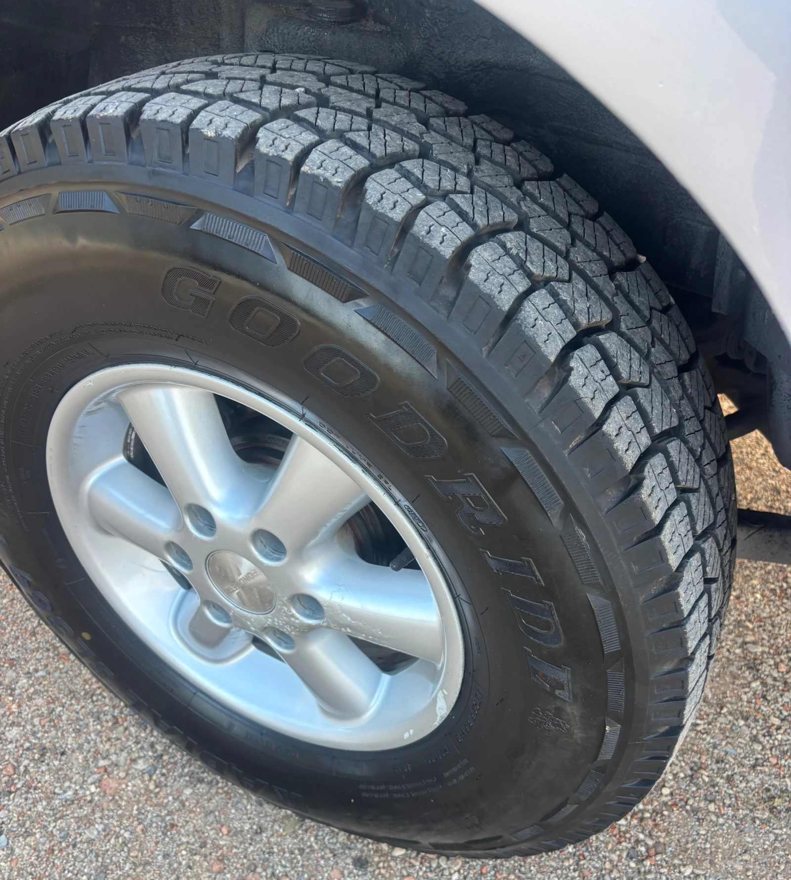 Mitsubishi Pajero 2.5 TDI - изображение 9