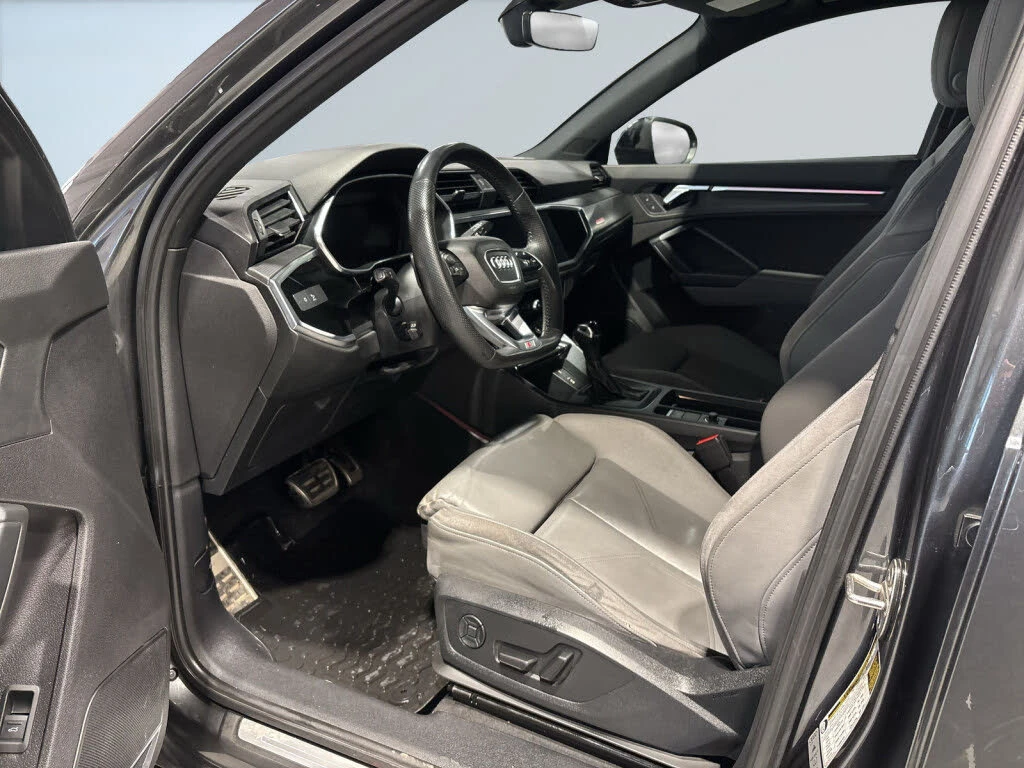 Audi Q3 * S-Line* * HeadUp* AвтоКредит* (ЦЕНА ДО БГ), снимка 10 - Автомобили и джипове - 53861570