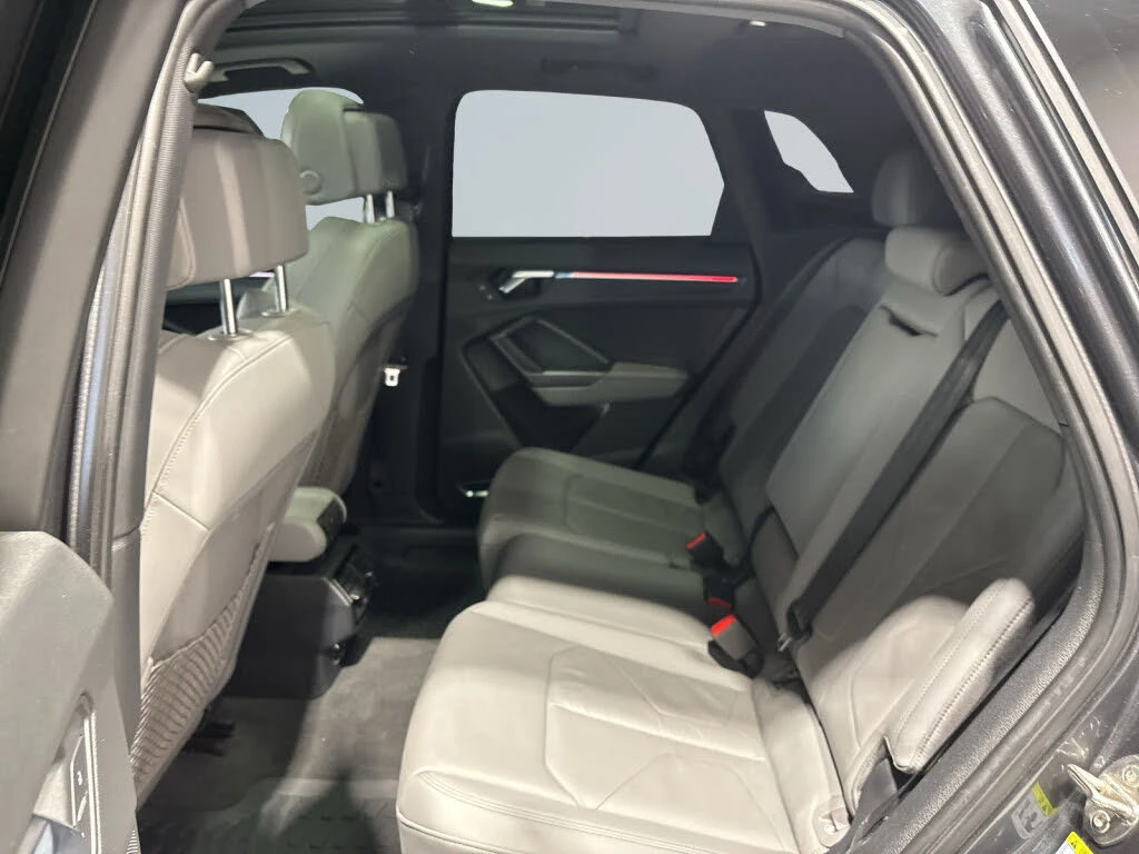 Audi Q3 * S-Line* * HeadUp* AвтоКредит* (ЦЕНА ДО БГ), снимка 13 - Автомобили и джипове - 53861570