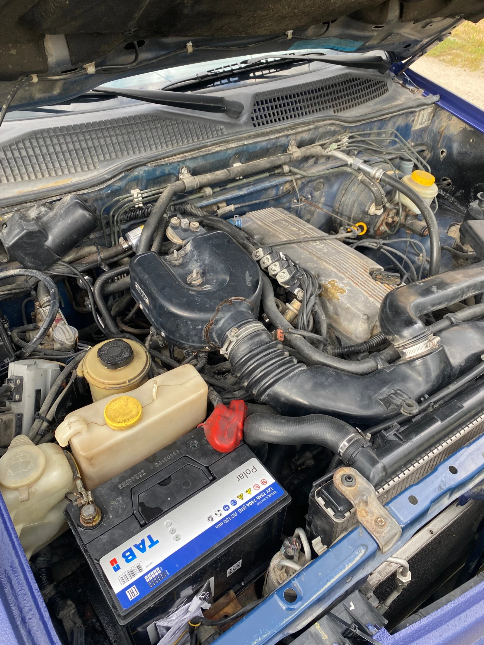 Nissan Terrano 2.4 116к.с., снимка 11 - Автомобили и джипове - 54260108