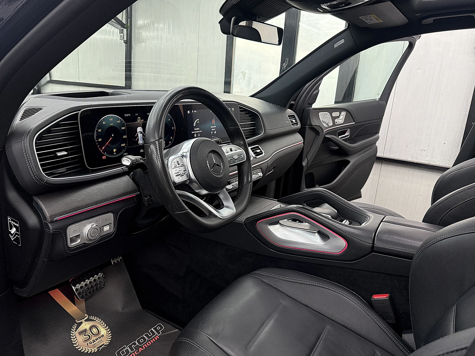 Mercedes-Benz GLE 400 PANORAMA/AMG-line/KeylessGo/360-k/Germany/ЛИЗИНГ, снимка 13 - Автомобили и джипове - 54608783