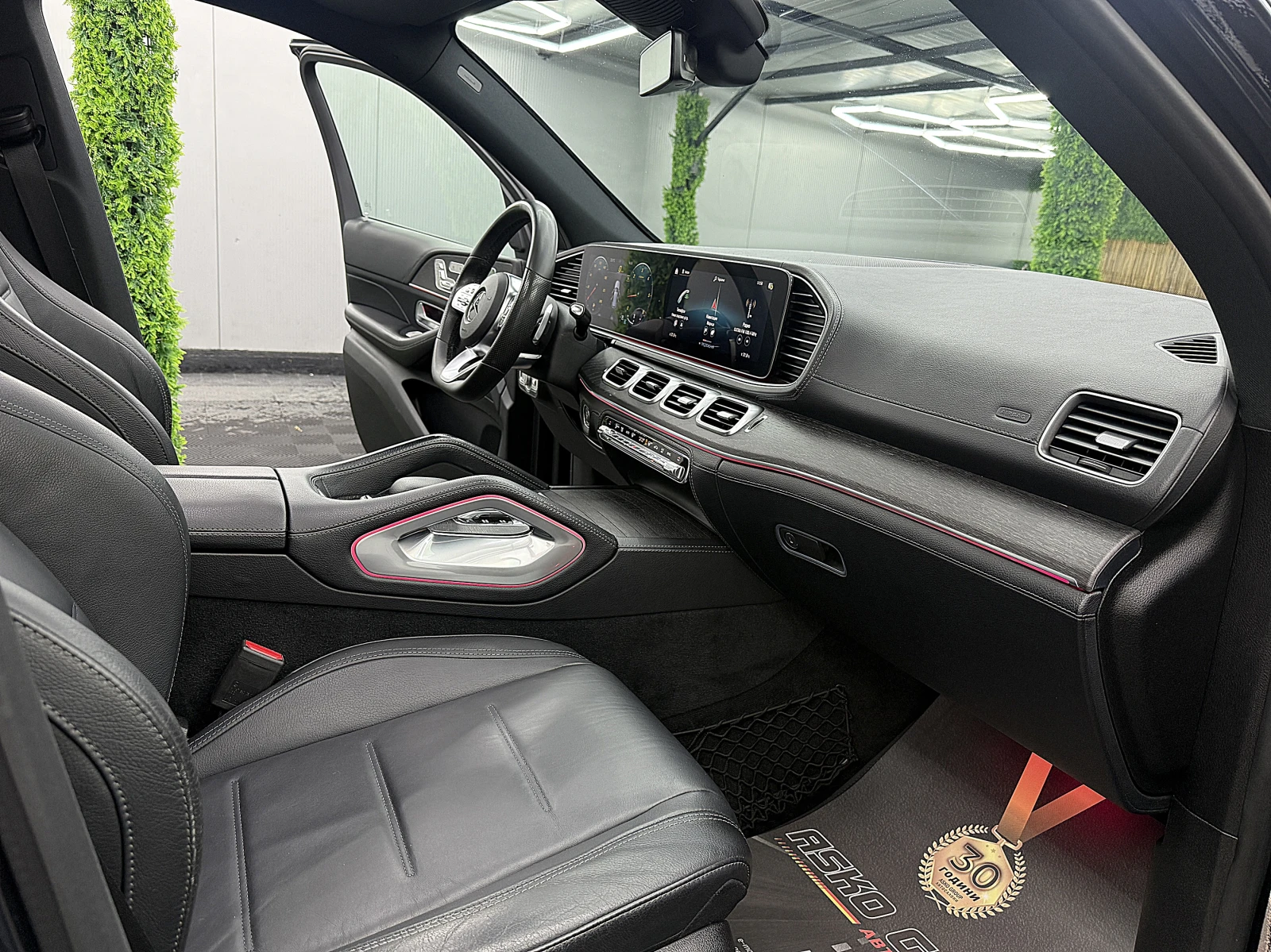 Mercedes-Benz GLE 400 PANORAMA/AMG-line/KeylessGo/360-k/Germany/ЛИЗИНГ, снимка 12 - Автомобили и джипове - 54608783