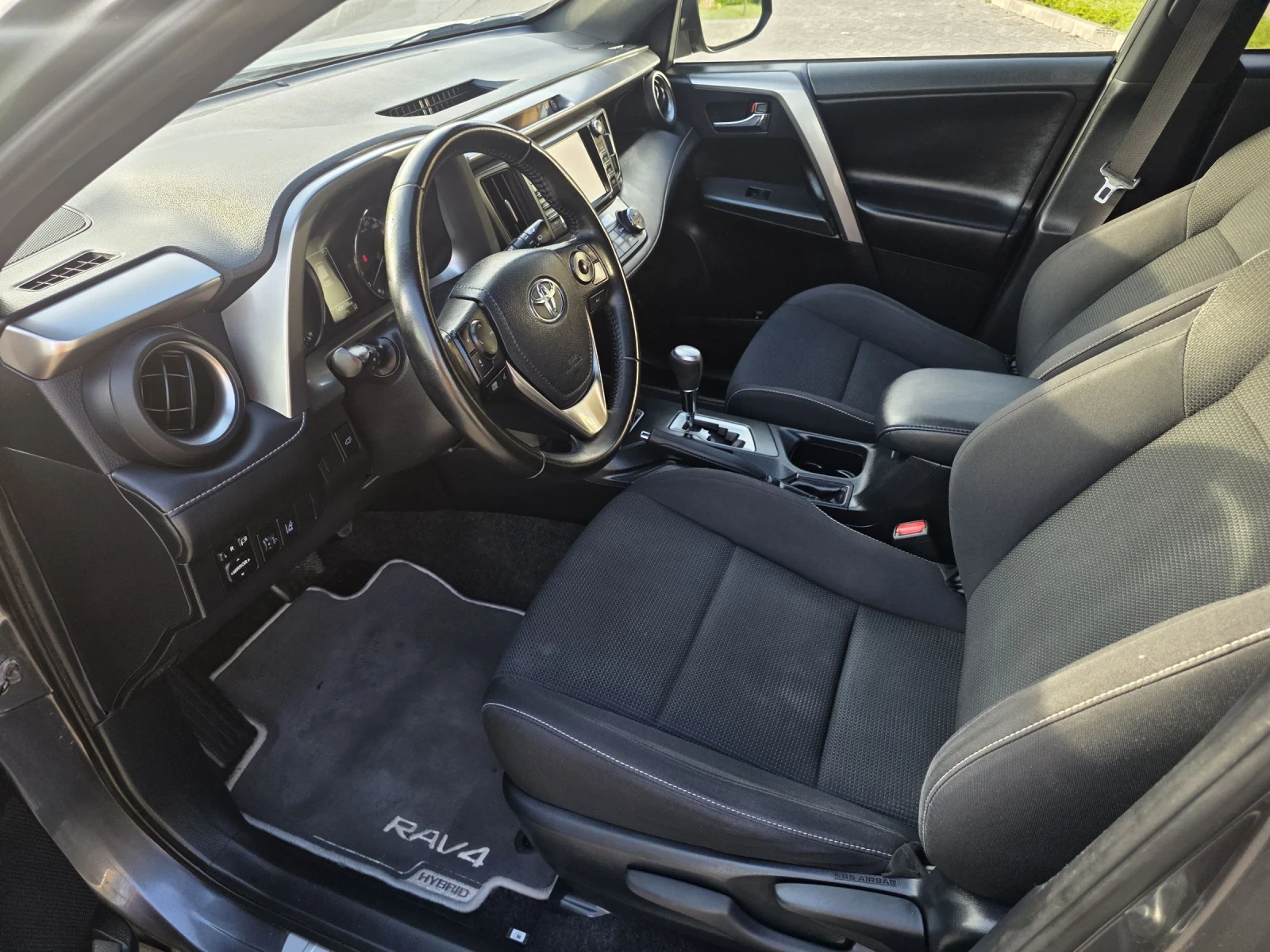 Toyota Rav4 2.5i HYBRID 197hp 149000km, снимка 7 - Автомобили и джипове - 54857535