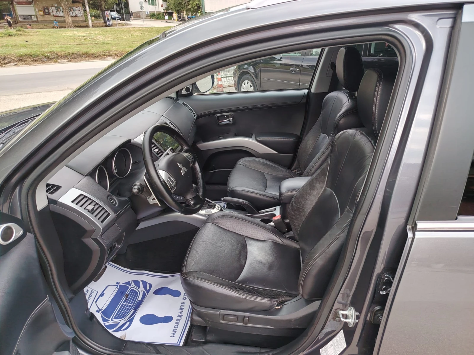 Mitsubishi Outlander 2.2 DID, снимка 12 - Автомобили и джипове - 55067062