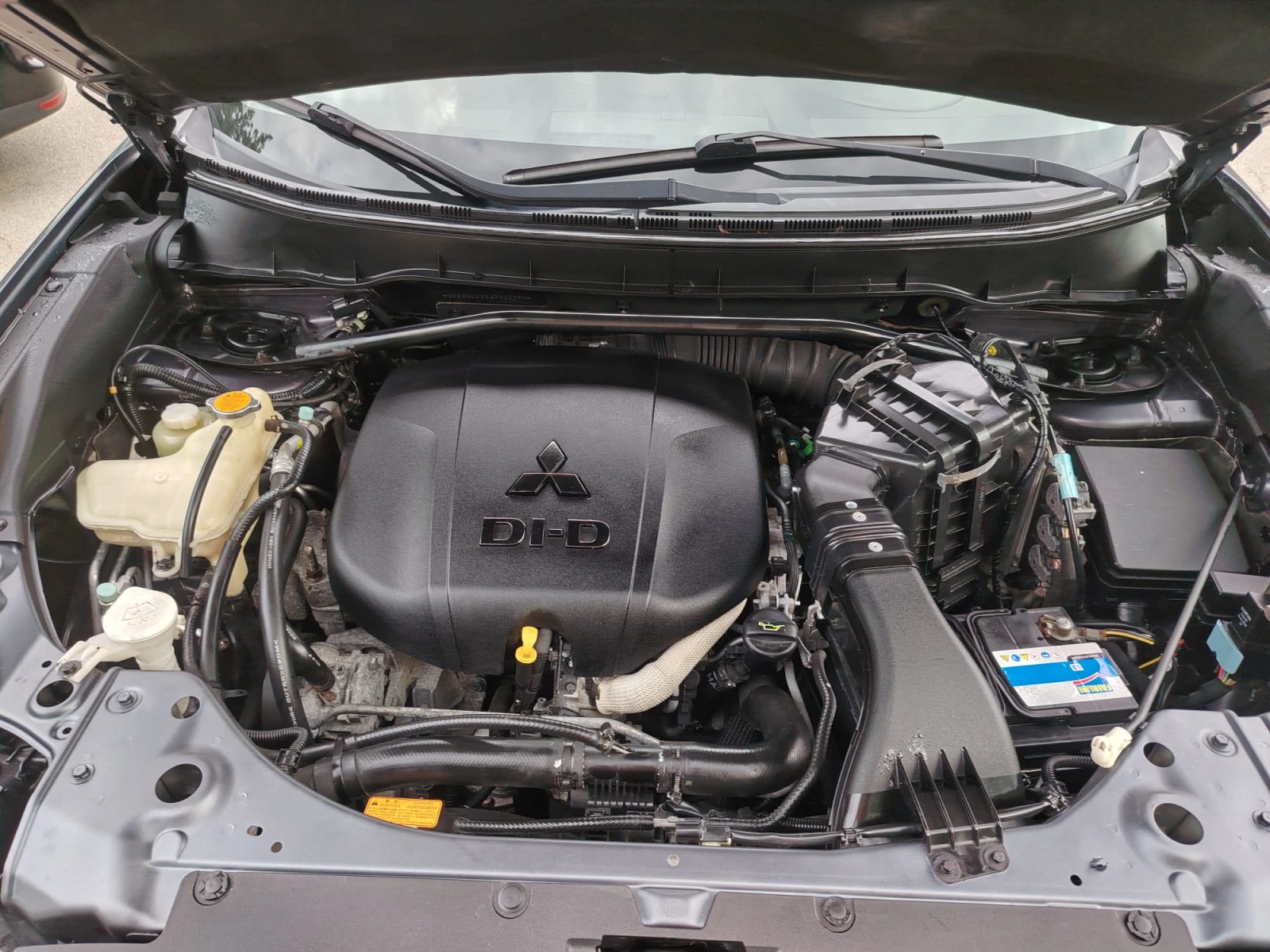 Mitsubishi Outlander 2.2 DID, снимка 8 - Автомобили и джипове - 55067062