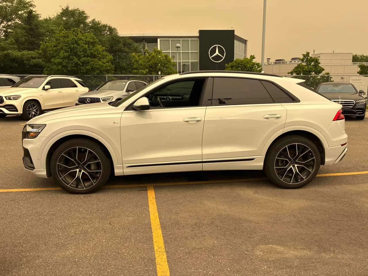 Audi Q8 Technik | CARFAX | АВТОКРЕДИТ БЕЗ ПЪРВОНАЧАЛНА , снимка 3 - Автомобили и джипове - 55335638