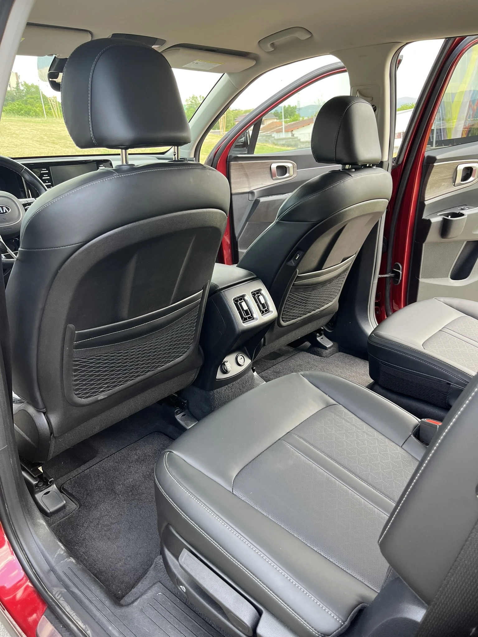 Kia Sorento 2.5 Turbo / AWD, снимка 12 - Автомобили и джипове - 56253449