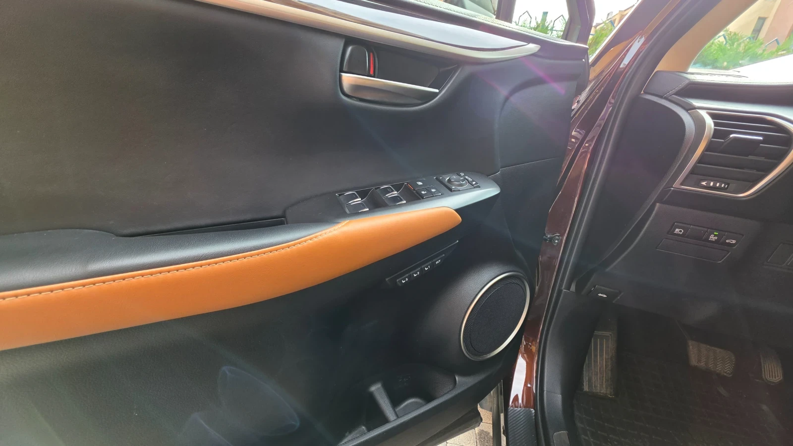 Lexus NX 300h Luxury, 98 ���. �� ������, Hybrid, Tri-beam  | Mobile.bg � ����������� 12