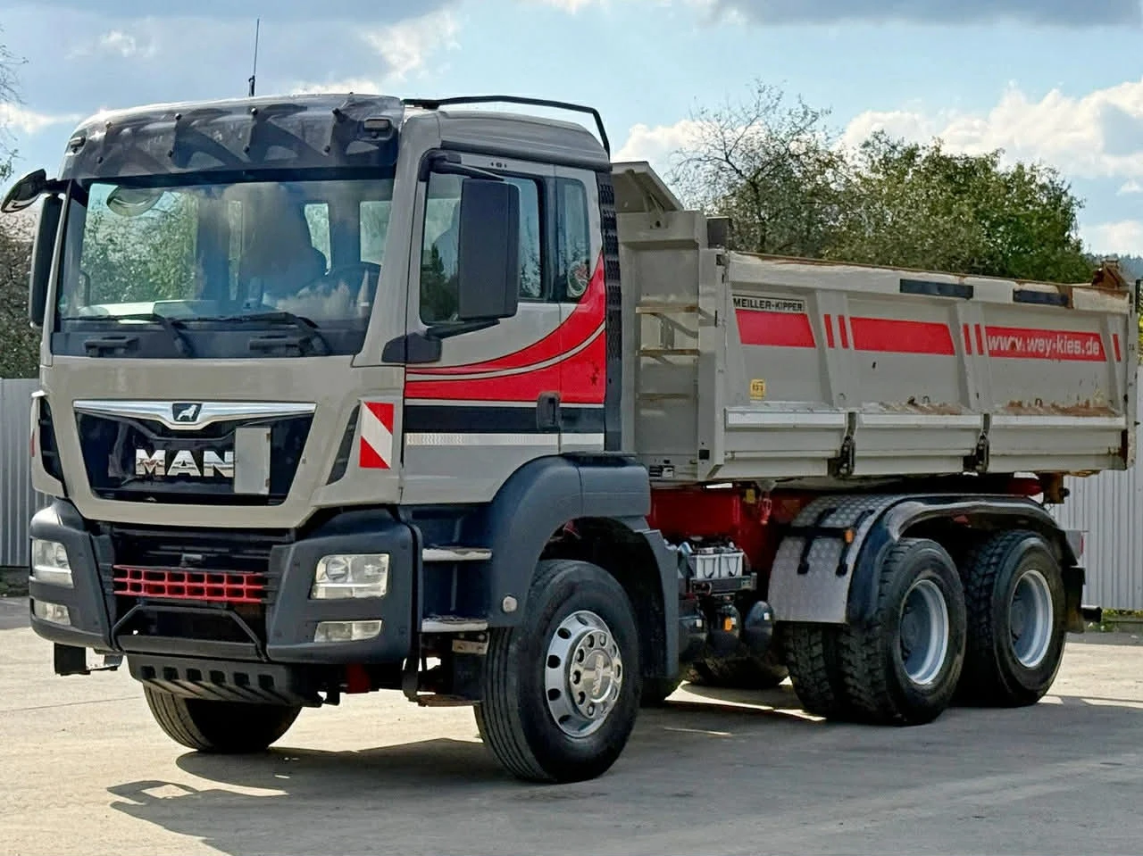 Man 26.463 Тристранен Самосвал - изображение 2