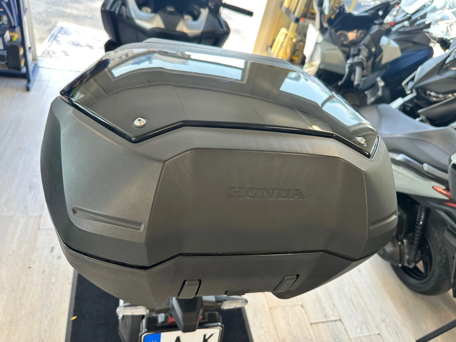 Honda Forza 750i 7262км., снимка 6 - Мотоциклети и мототехника - 55434119