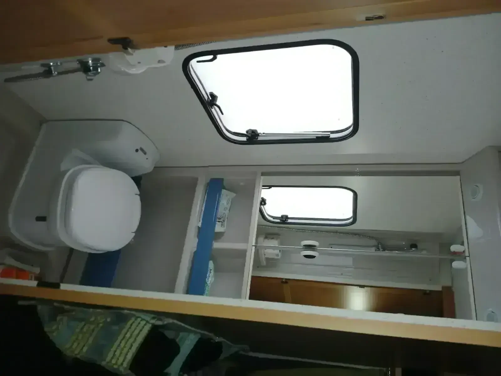 Каравана Burstner Amara 500 TS luxus, снимка 5 - Каравани и кемпери - 54173836