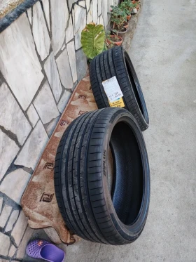 Гуми Летни 275/35R22, снимка 2