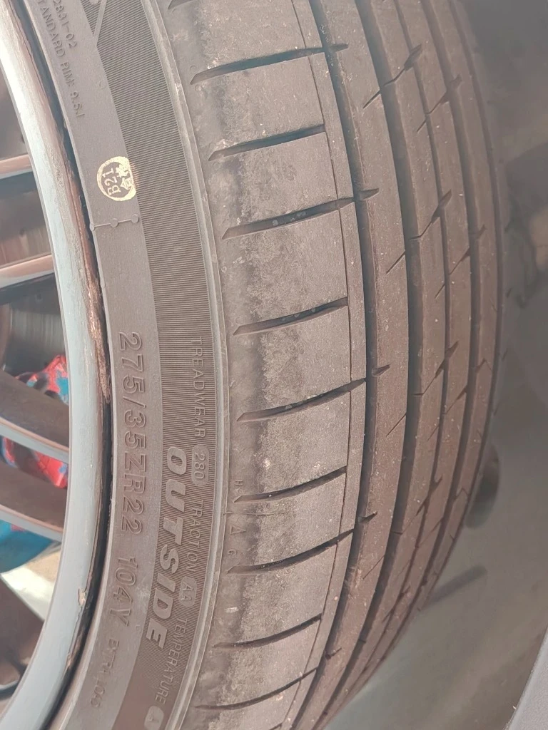 Гуми Летни 275/35R22, снимка 6 - Гуми и джанти - 55658372