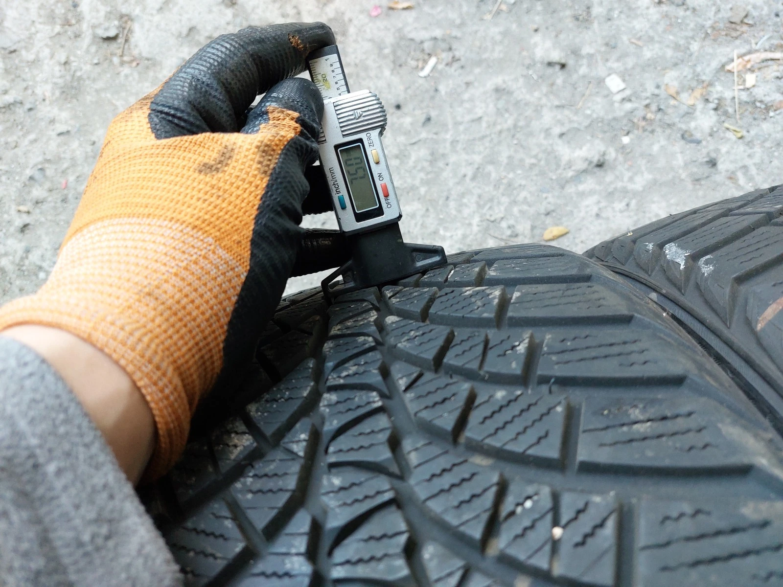 ���� 235/35R19 | Mobile.bg � ����������� 4