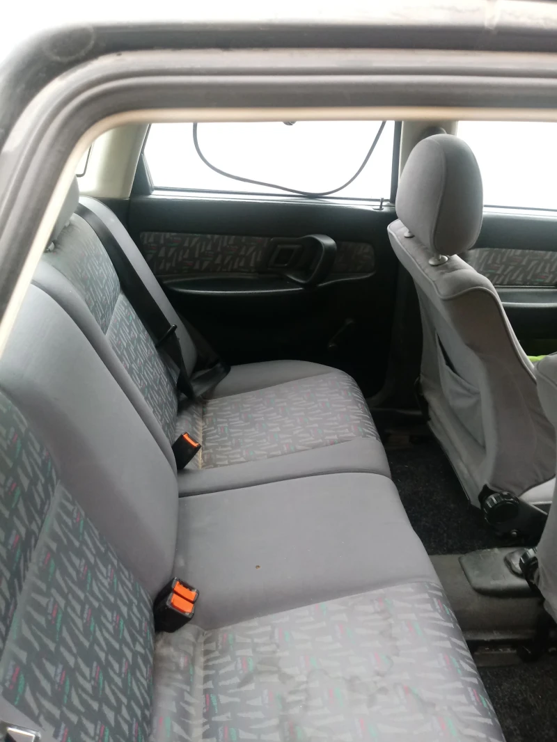 Seat Cordoba, снимка 4 - Автомобили и джипове - 48768760