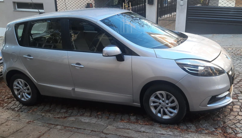 Renault Scenic 3, снимка 2 - Автомобили и джипове - 47855753