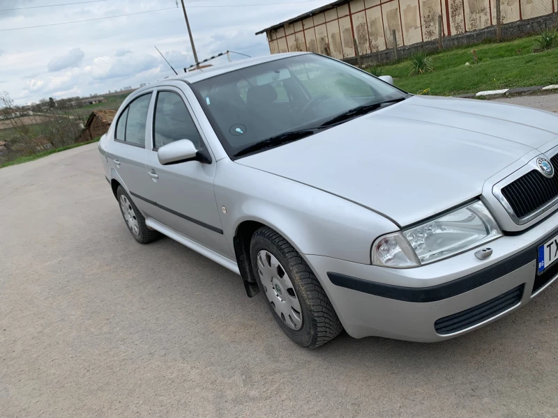 Skoda Octavia 1.6 i, снимка 4 - Автомобили и джипове - 48047551