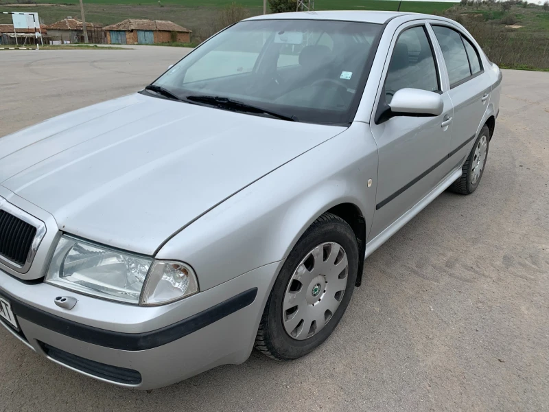 Skoda Octavia 1.6 i, снимка 3 - Автомобили и джипове - 48047551