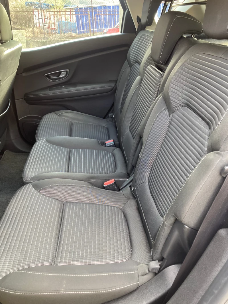 Renault Scenic, снимка 8 - Автомобили и джипове - 52088400