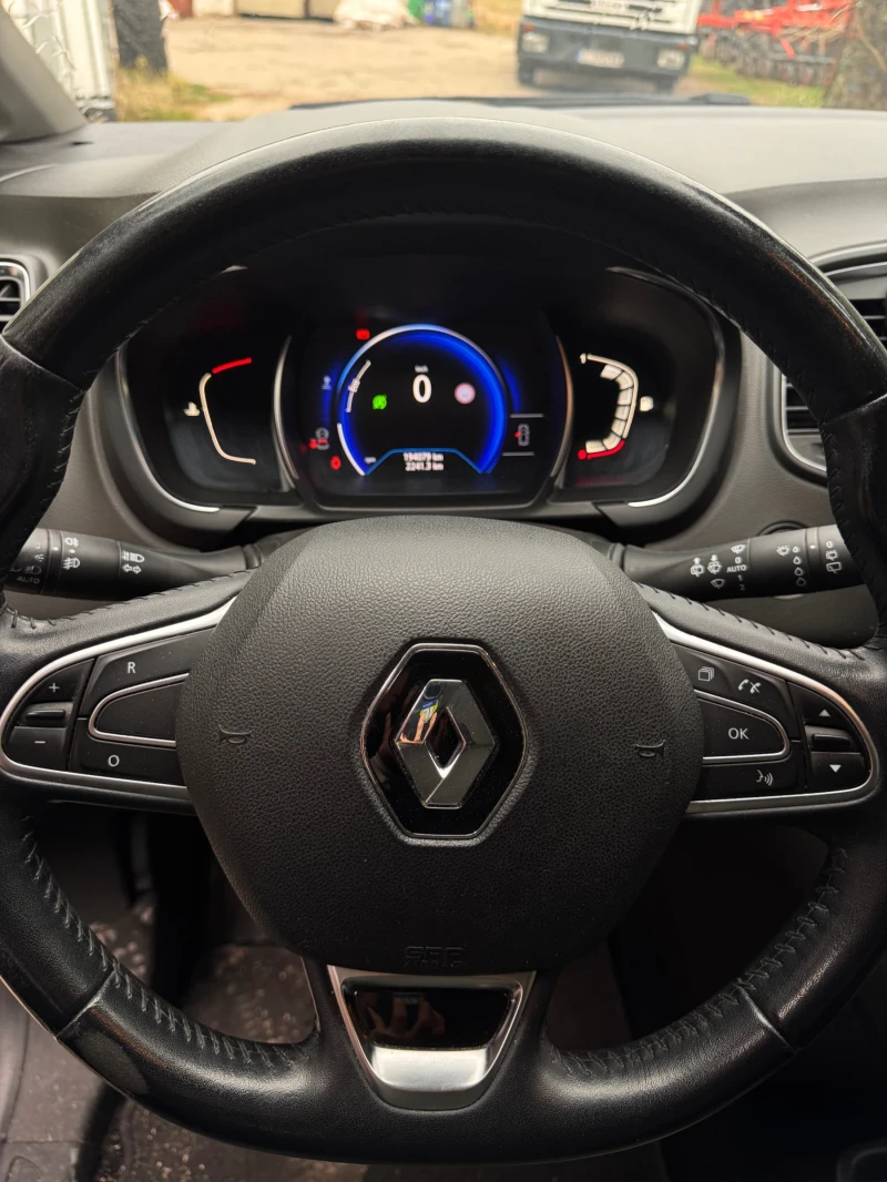 Renault Scenic, снимка 7 - Автомобили и джипове - 52088400