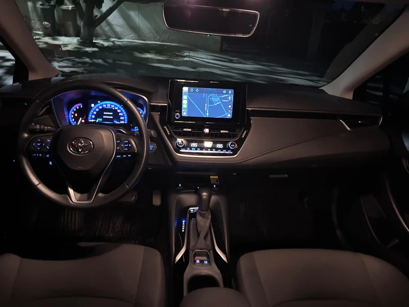 Toyota Corolla 1.8 HEV Executive plus , снимка 7 - Автомобили и джипове - 52238784