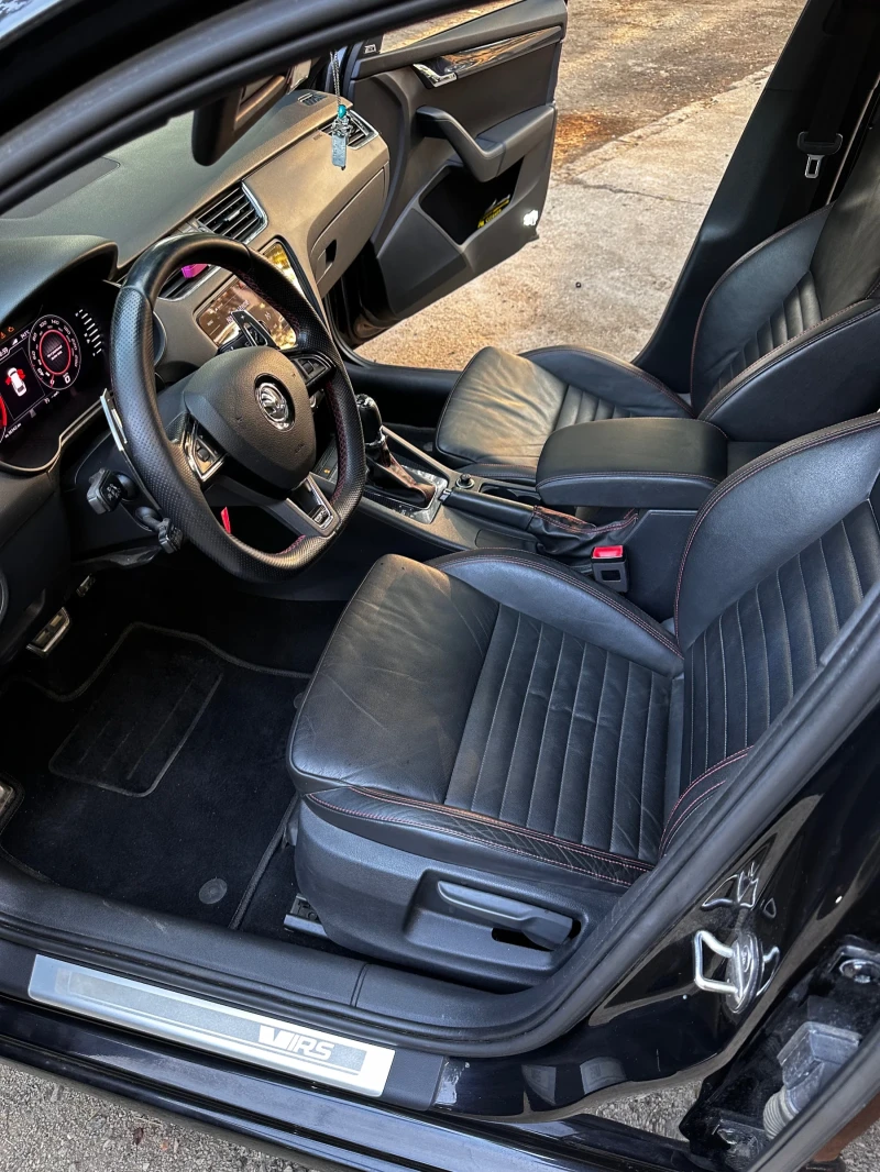 Skoda Octavia VRS !! DIGITAL COCPIT !! 2.0tdi, снимка 12 - Автомобили и джипове - 52789612