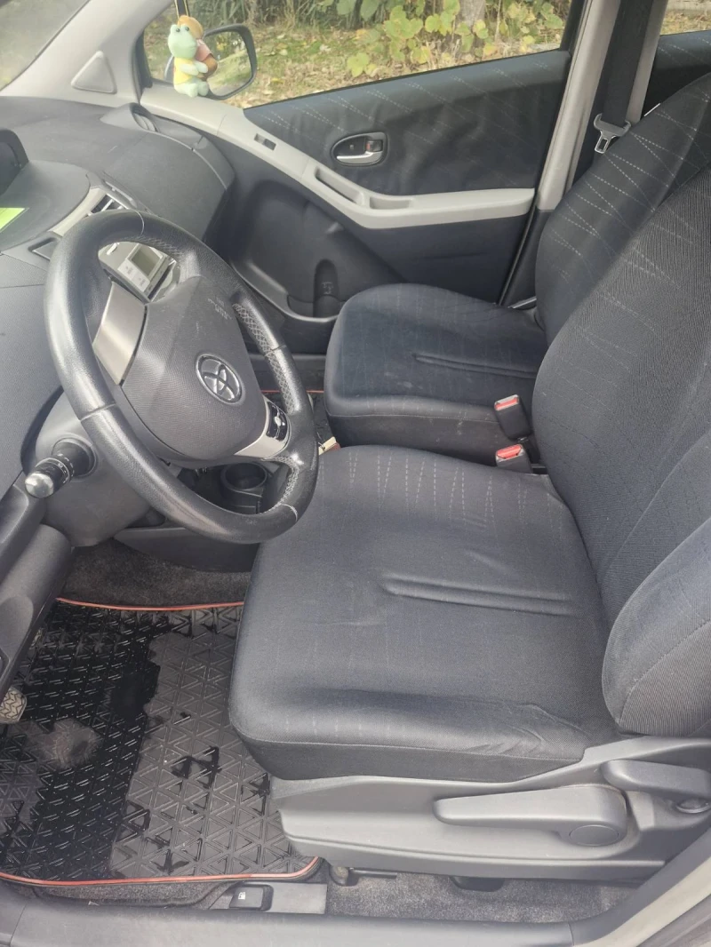 Toyota Yaris, снимка 11 - Автомобили и джипове - 52309963