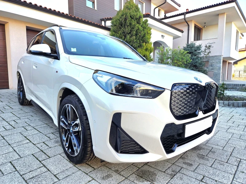 BMW iX1 M* xDrive30* Laser* HeadUp* Memory* Panorama* , снимка 7 - Автомобили и джипове - 52928340