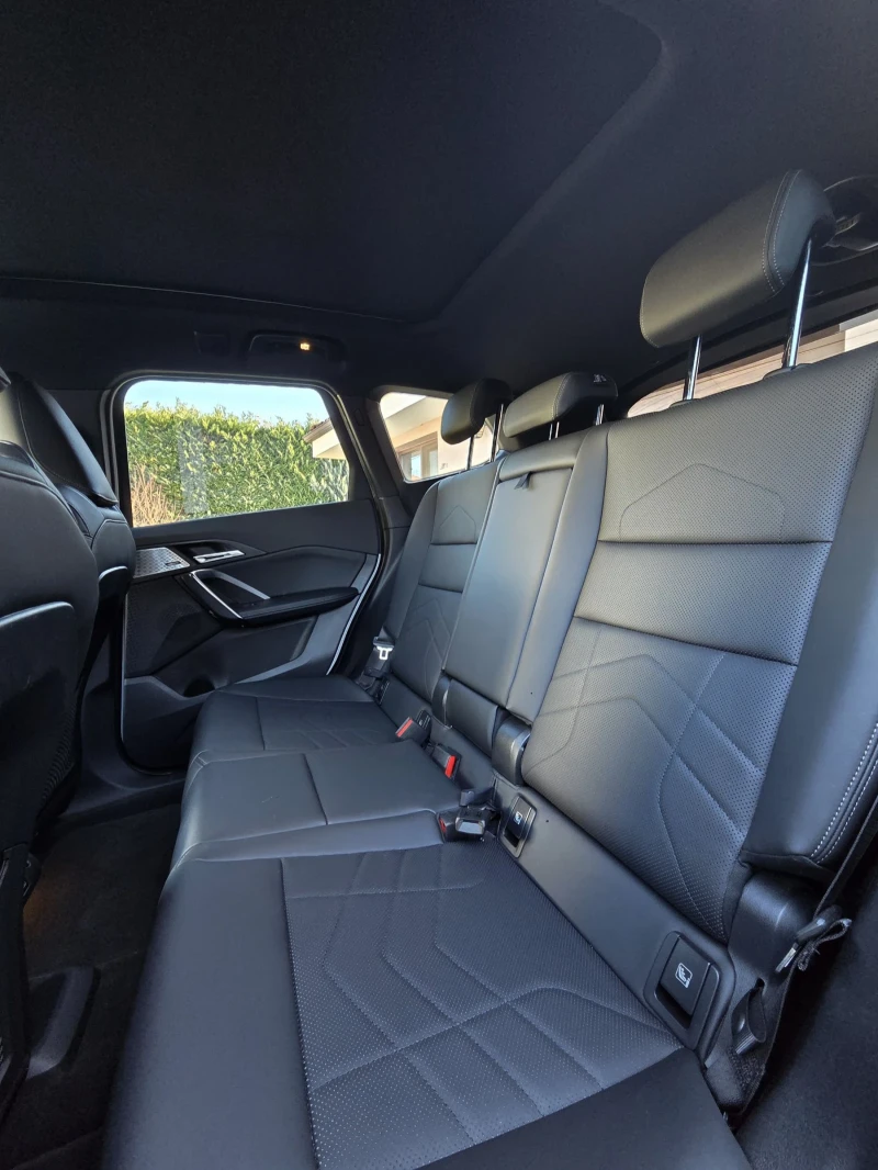 BMW iX1 M* xDrive30* Laser* HeadUp* Memory* Panorama* , снимка 8 - Автомобили и джипове - 52928340