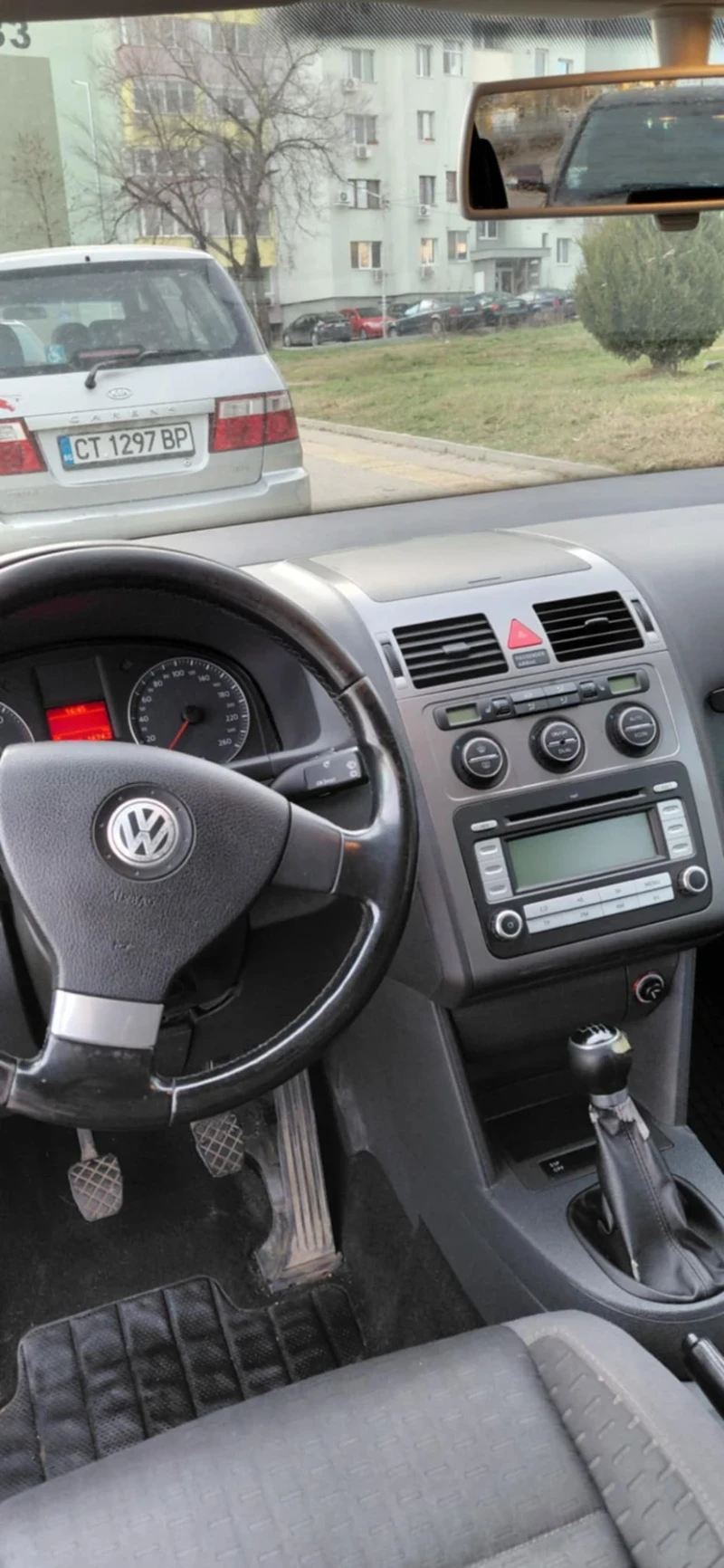 VW Touran, снимка 5 - Автомобили и джипове - 53101199