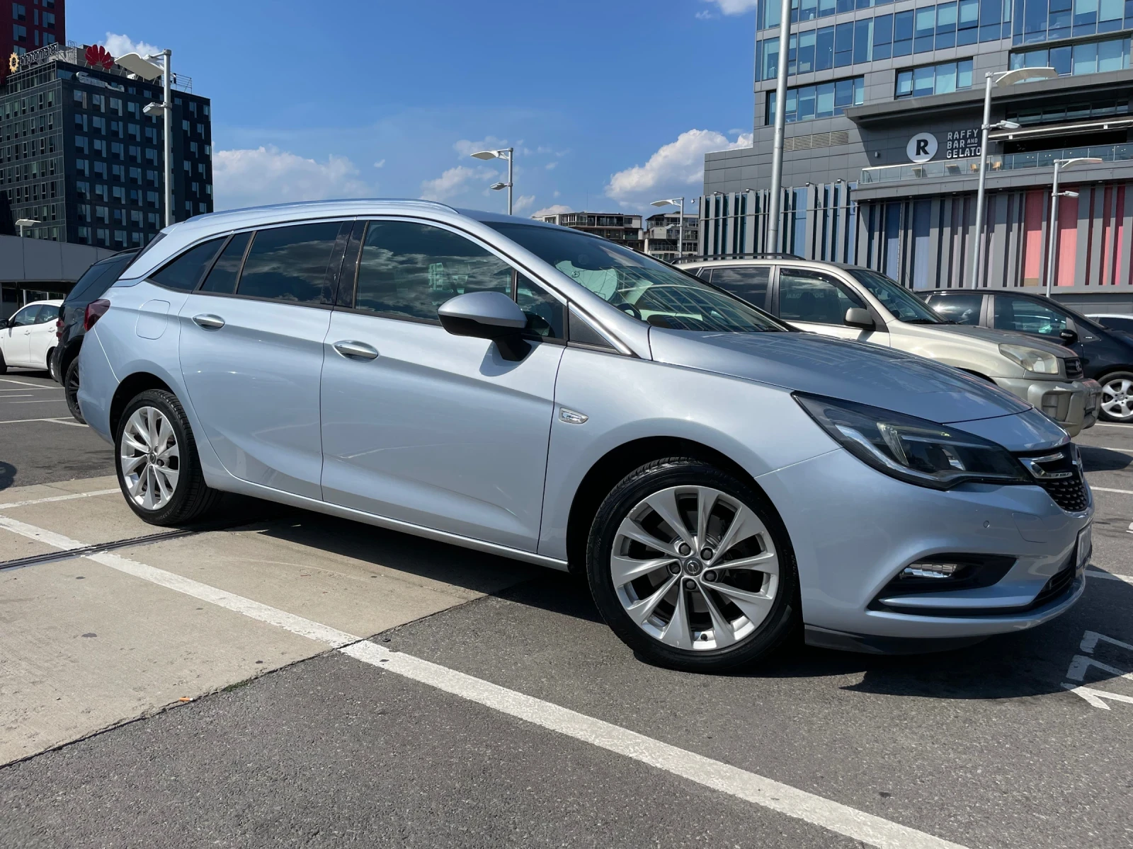 Opel Astra 1.6 CDTI Sports Tourer - изображение 2