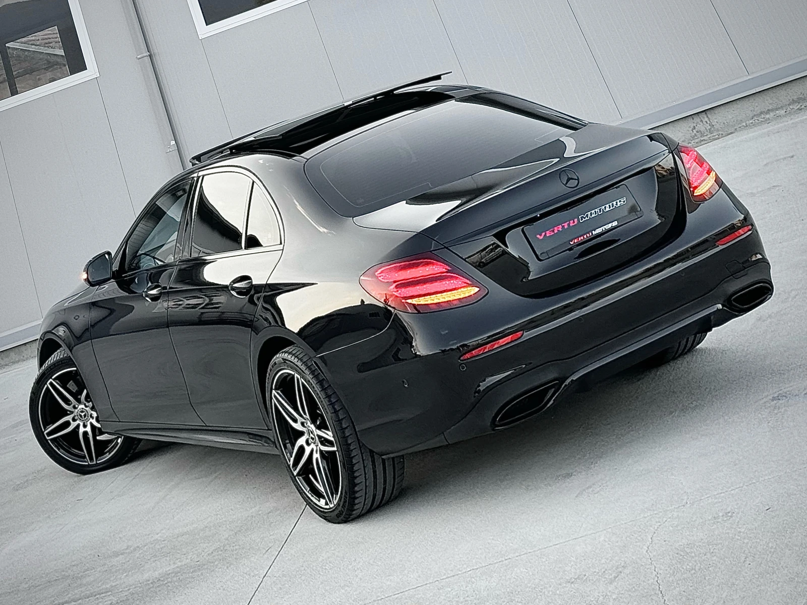 Mercedes-Benz E 200 AMG/ 9G/ PANO/ 360 CAM/ DIGITAL/ MULTIBEAM LED - изображение 4