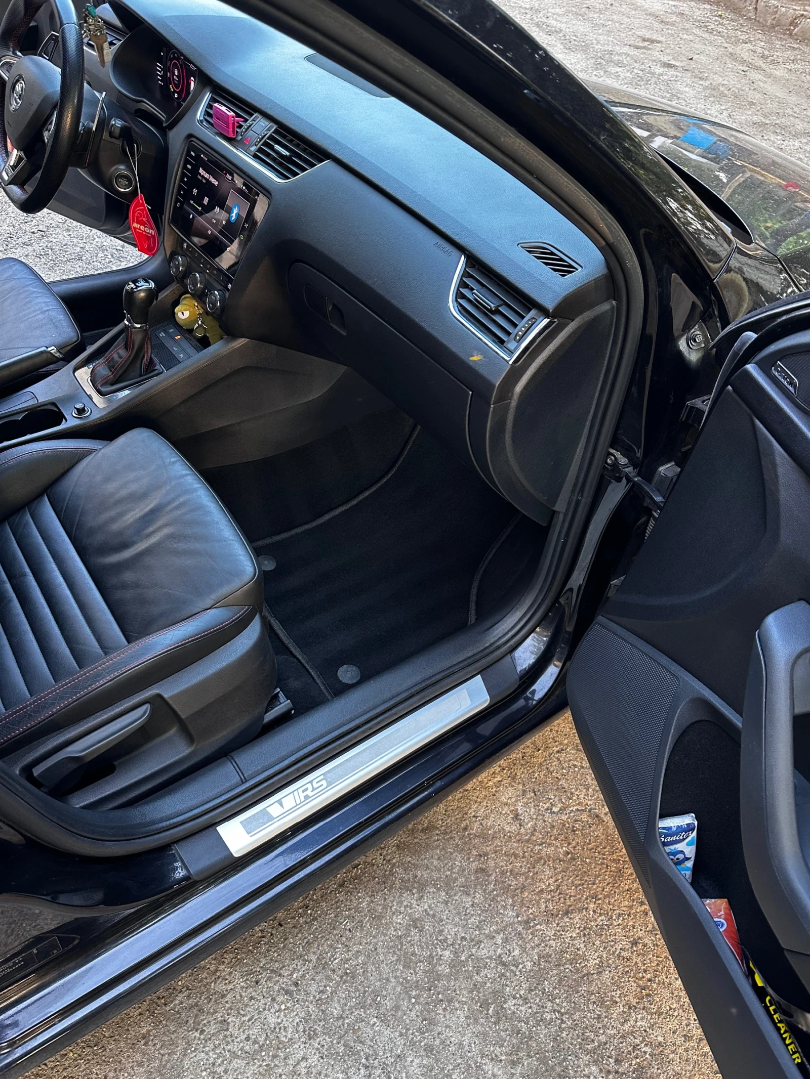 Skoda Octavia VRS !! DIGITAL COCPIT !! 2.0tdi | Mobile.bg — изображение 11